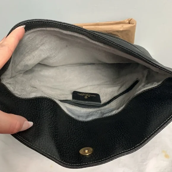 ❌SOLD❌Authentic vintage large black Gucci flap Cluch w dustbag - Picture 12 of 17